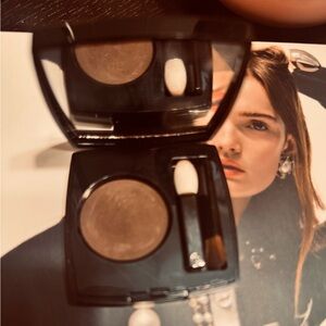 CHANEL Ombré Premiere  Matt Eyeshadow -24 p Brown 

2.2 g (0.08 oz)